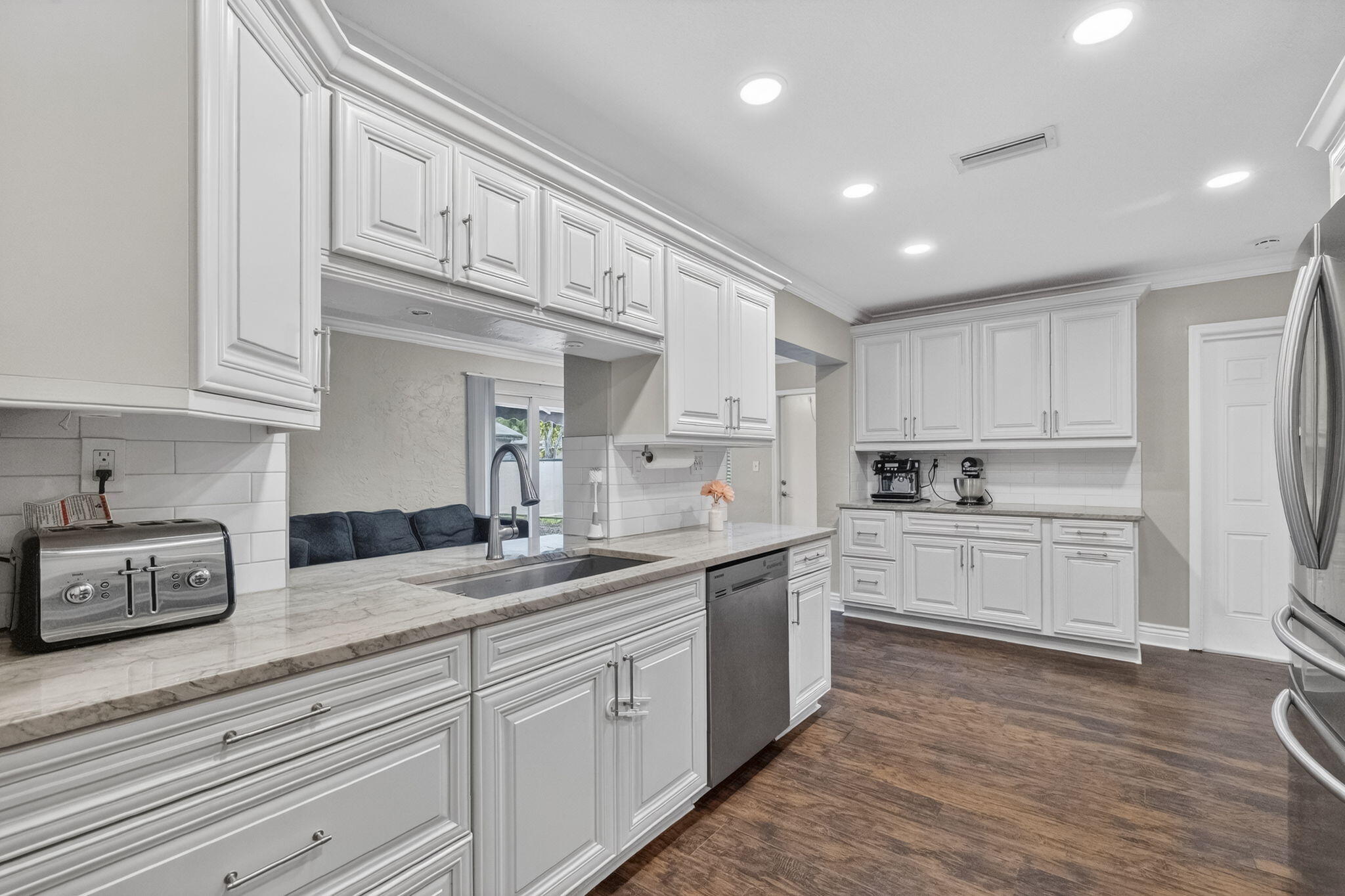 7101 NW 98th Terrace