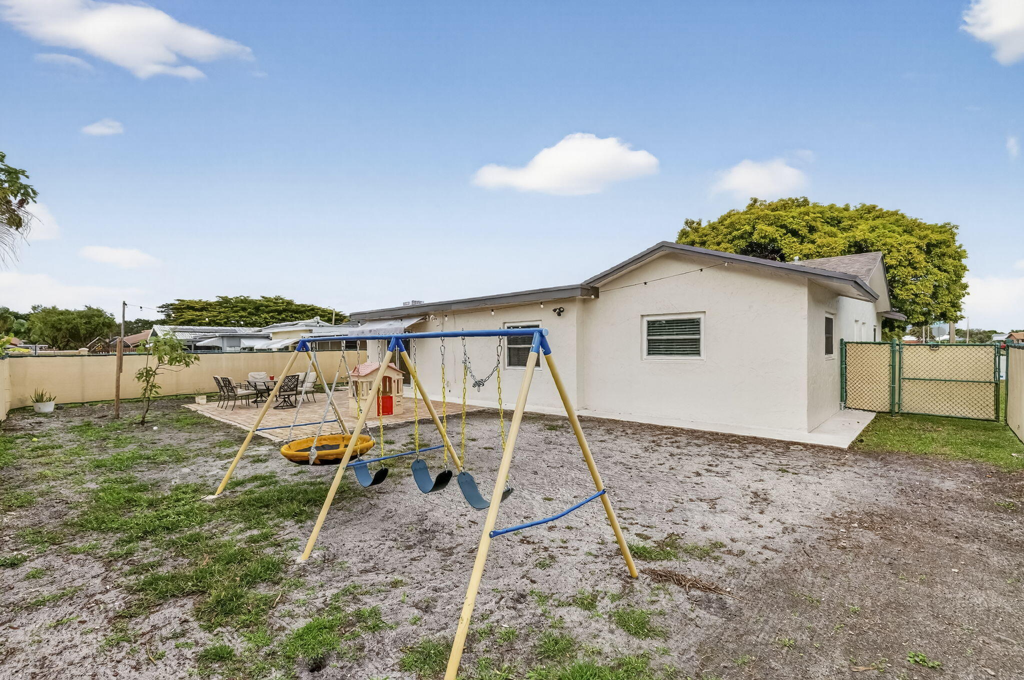 7101 NW 98th Terrace