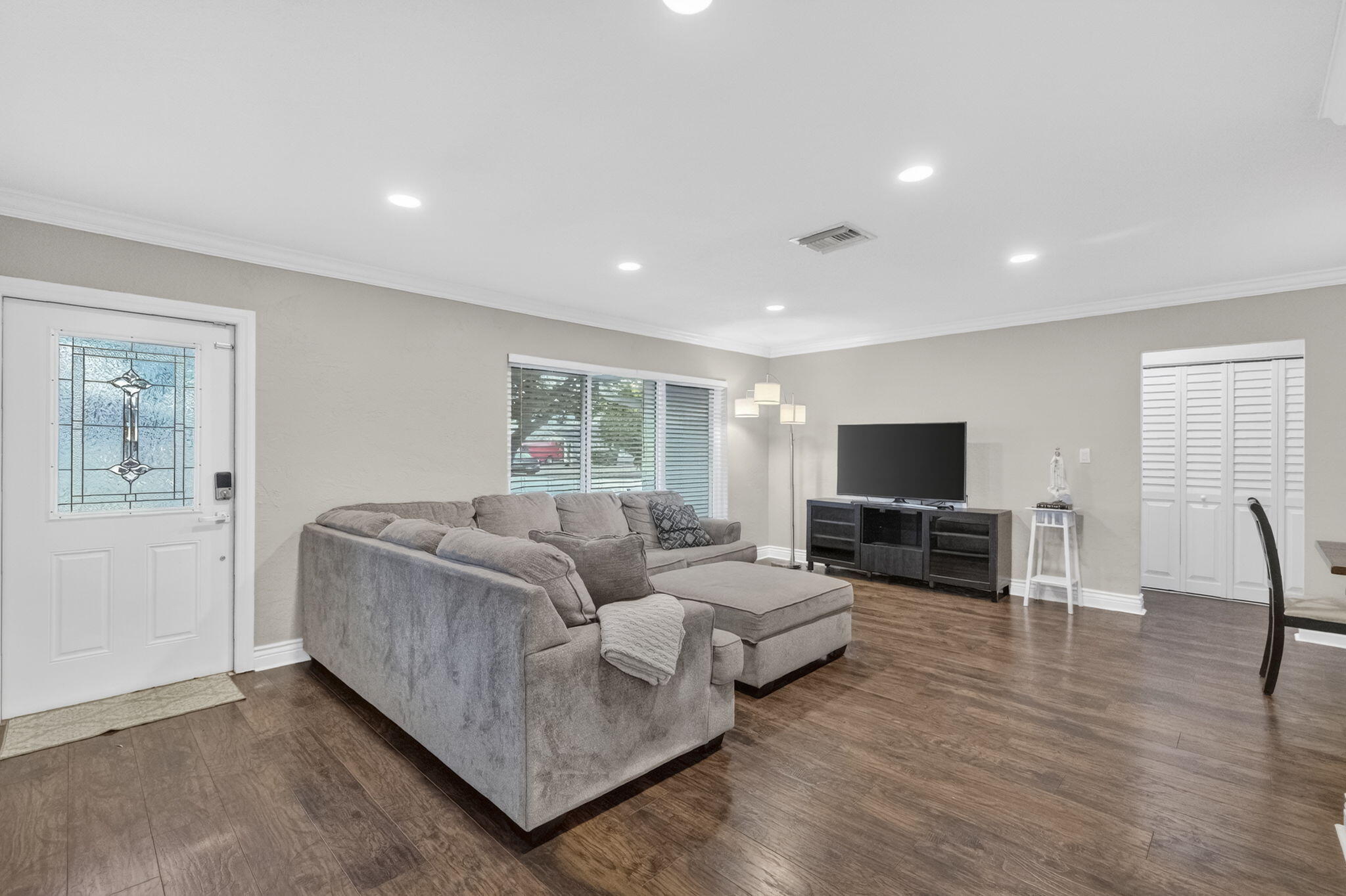 7101 NW 98th Terrace