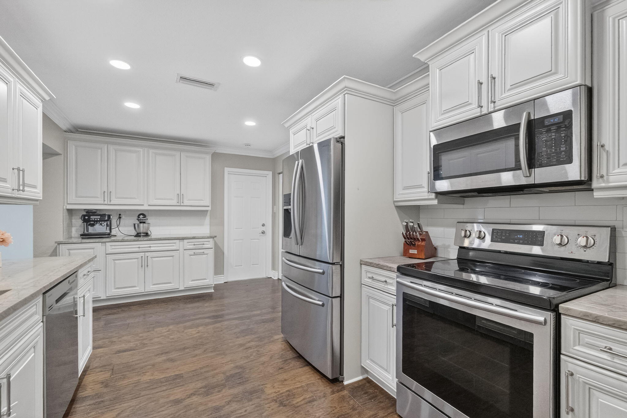 7101 NW 98th Terrace