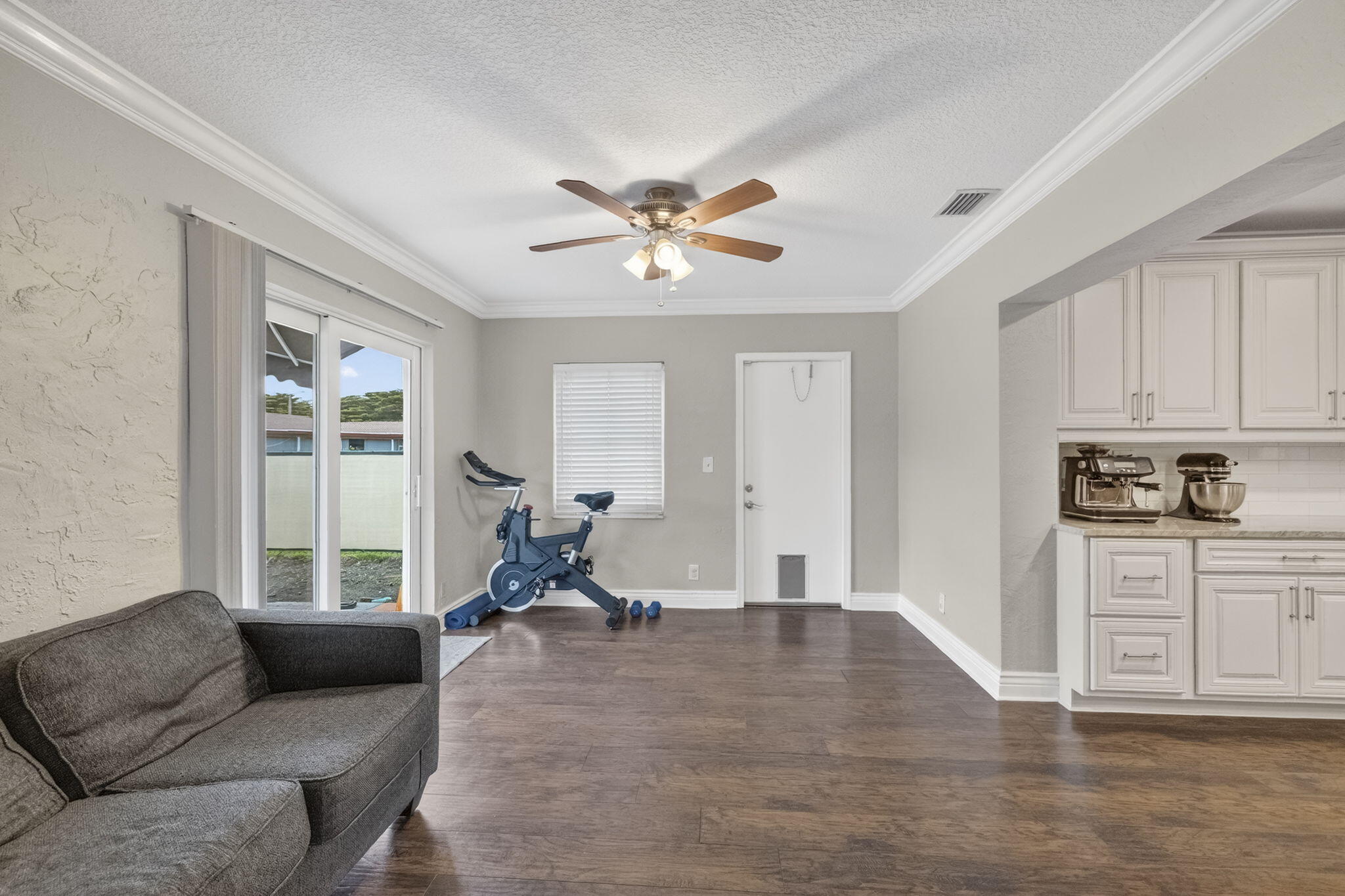 7101 NW 98th Terrace