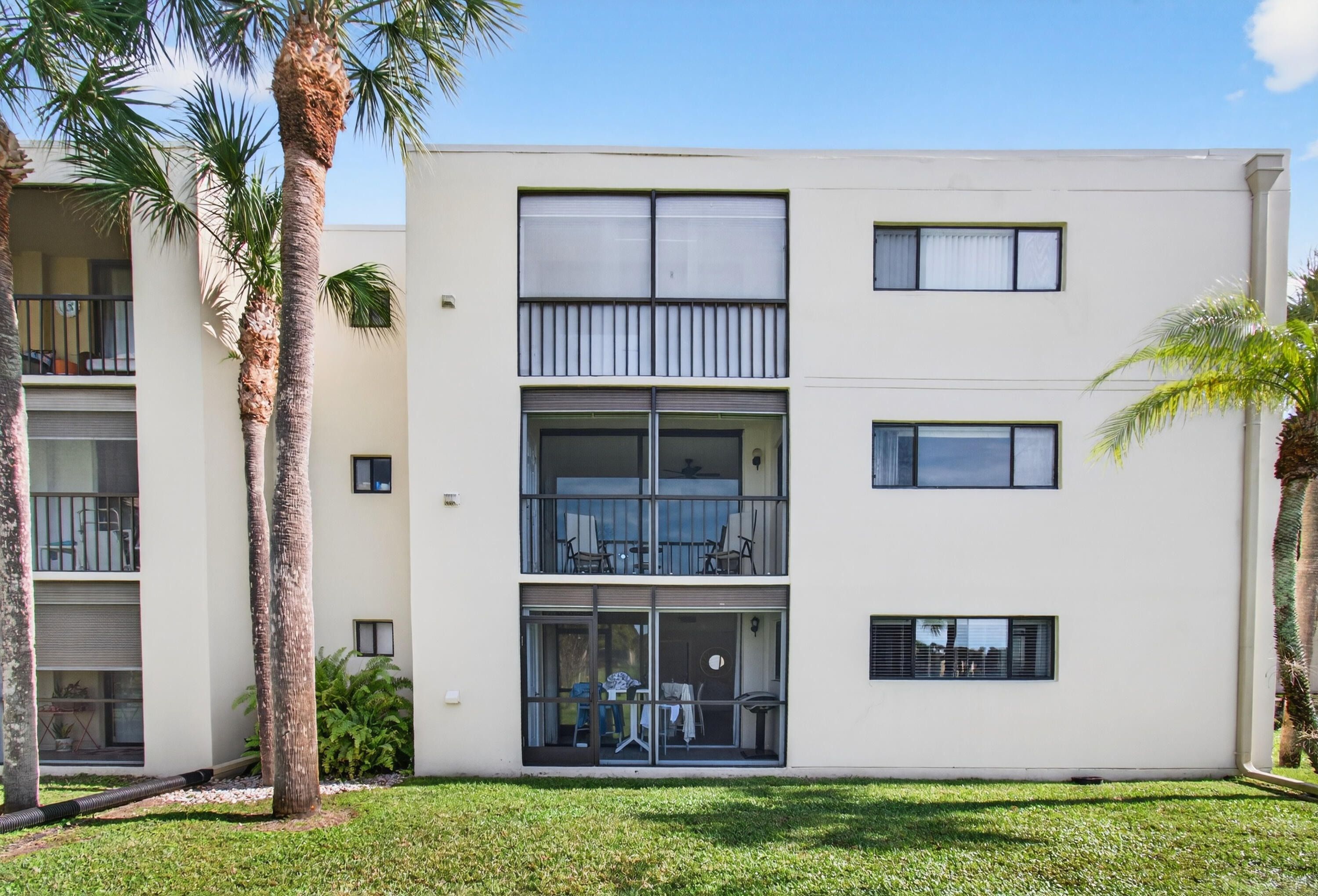 5130 Las Verdes Circle 207