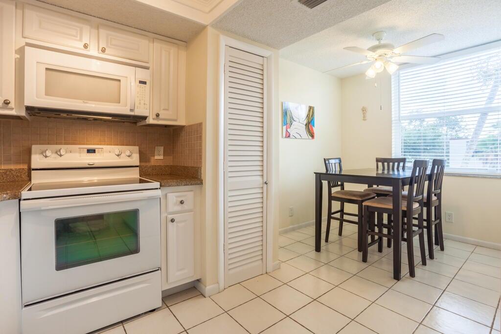 8 Willowbrook Lane 208