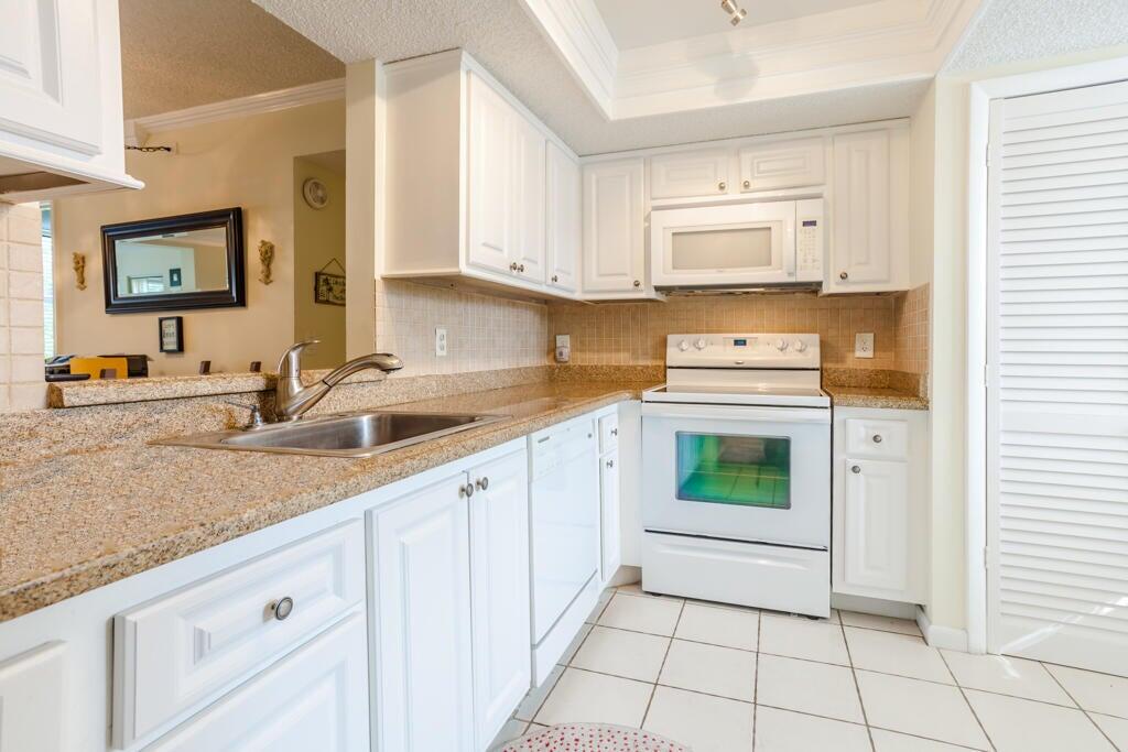 8 Willowbrook Lane 208