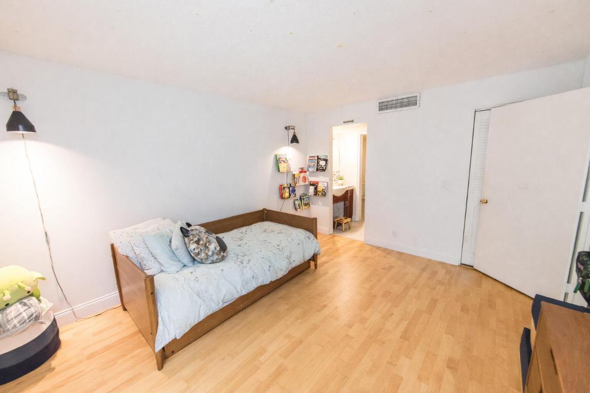 501 SW 11th Place 101