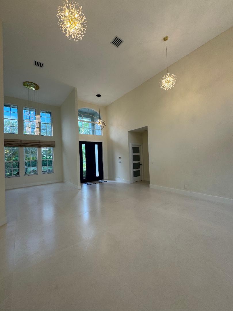 7686 La Corniche Circle