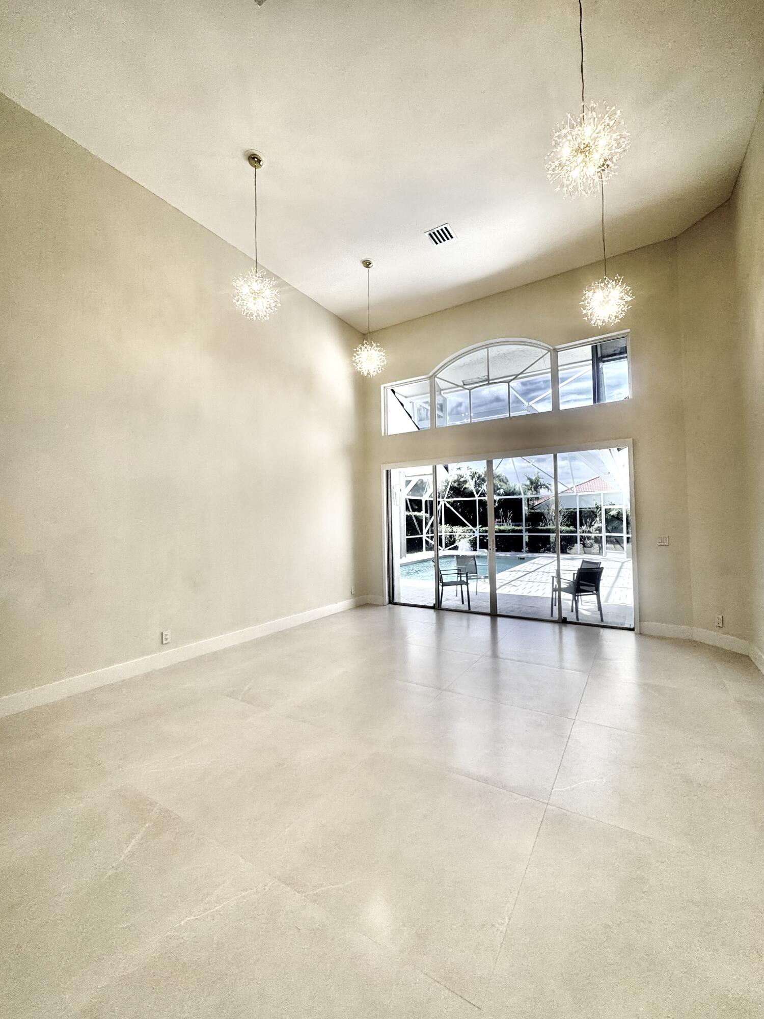 7686 La Corniche Circle