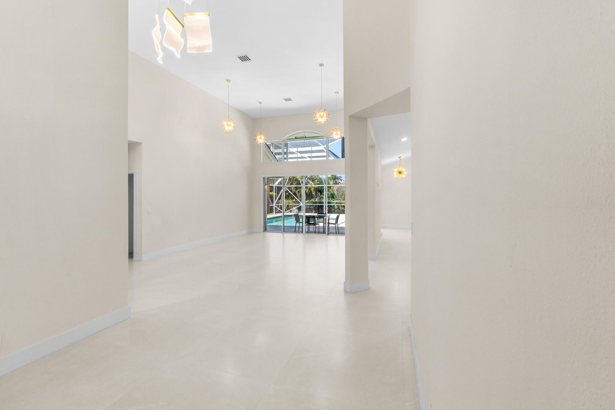 7686 La Corniche Circle