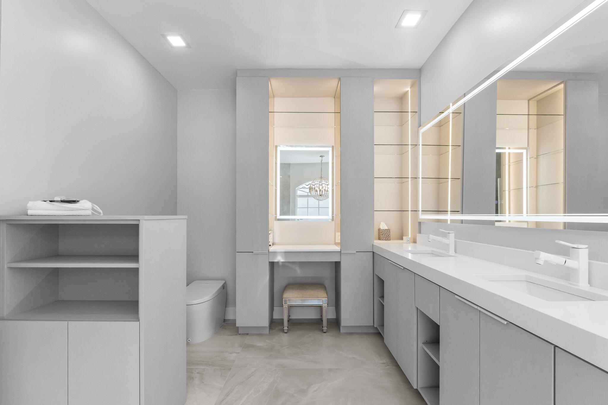 7686 La Corniche Circle