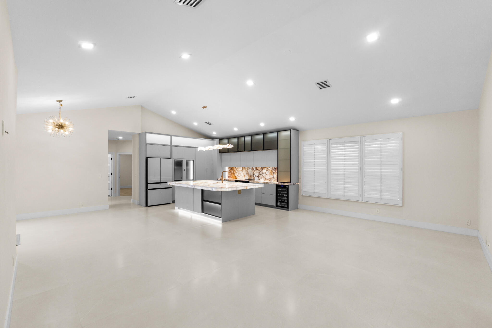 7686 La Corniche Circle