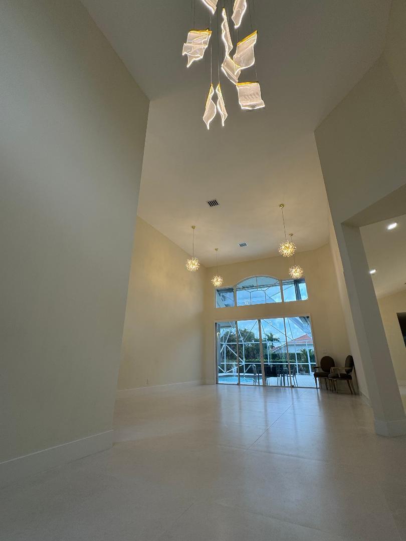 7686 La Corniche Circle