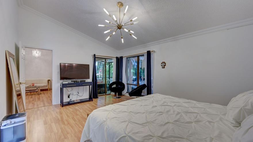 6660 Canary Palm Circle