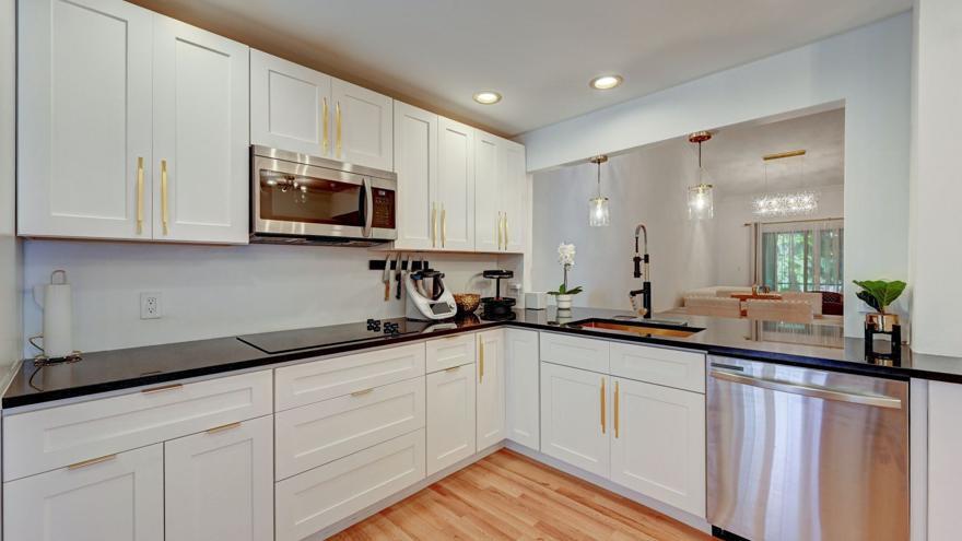 6660 Canary Palm Circle