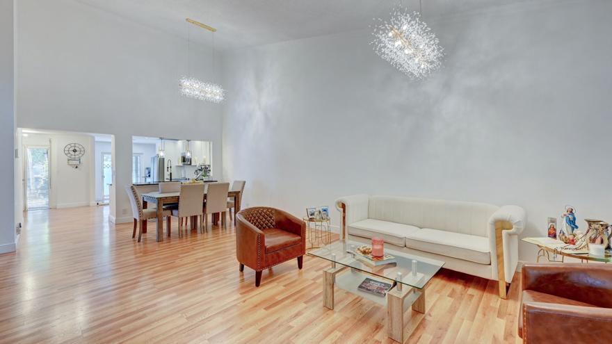 6660 Canary Palm Circle