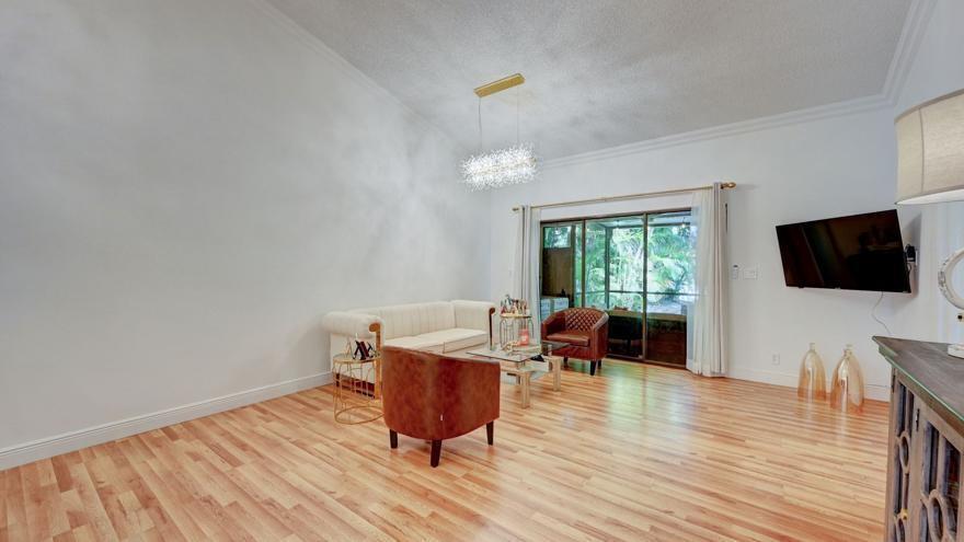 6660 Canary Palm Circle