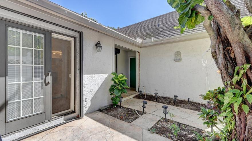 6660 Canary Palm Circle