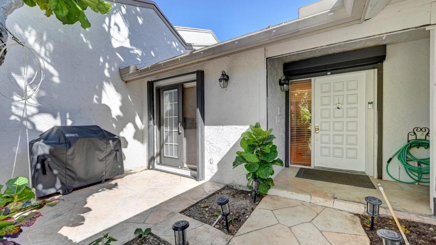 6660 Canary Palm Circle