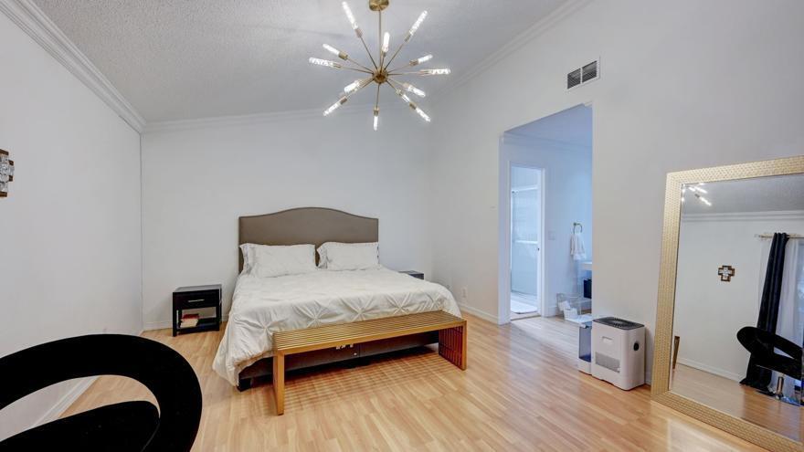 6660 Canary Palm Circle