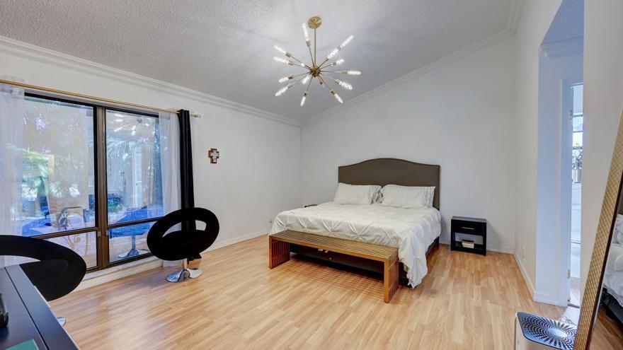 6660 Canary Palm Circle