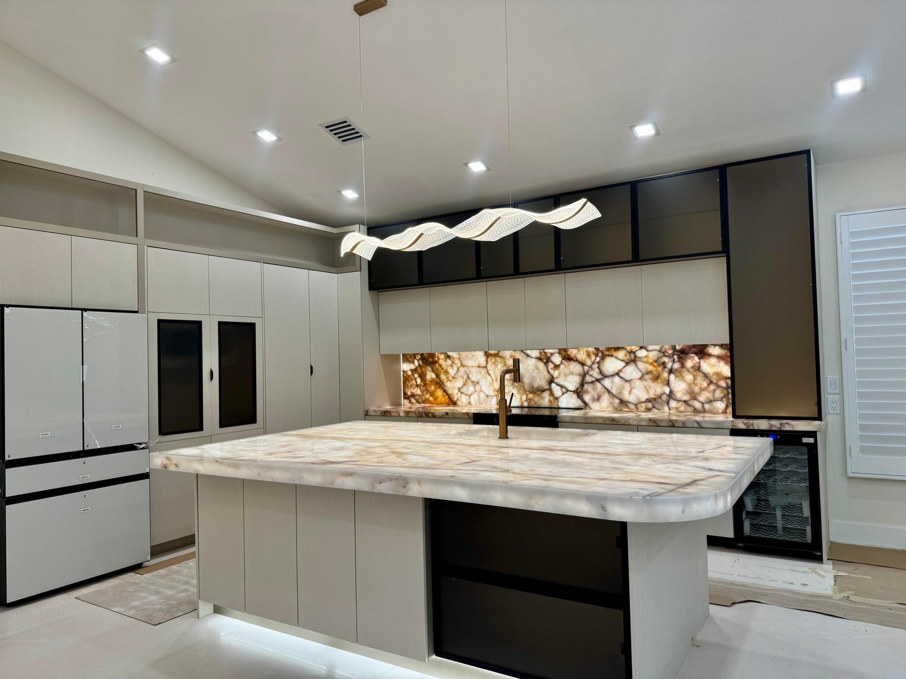 7686 La Corniche Circle