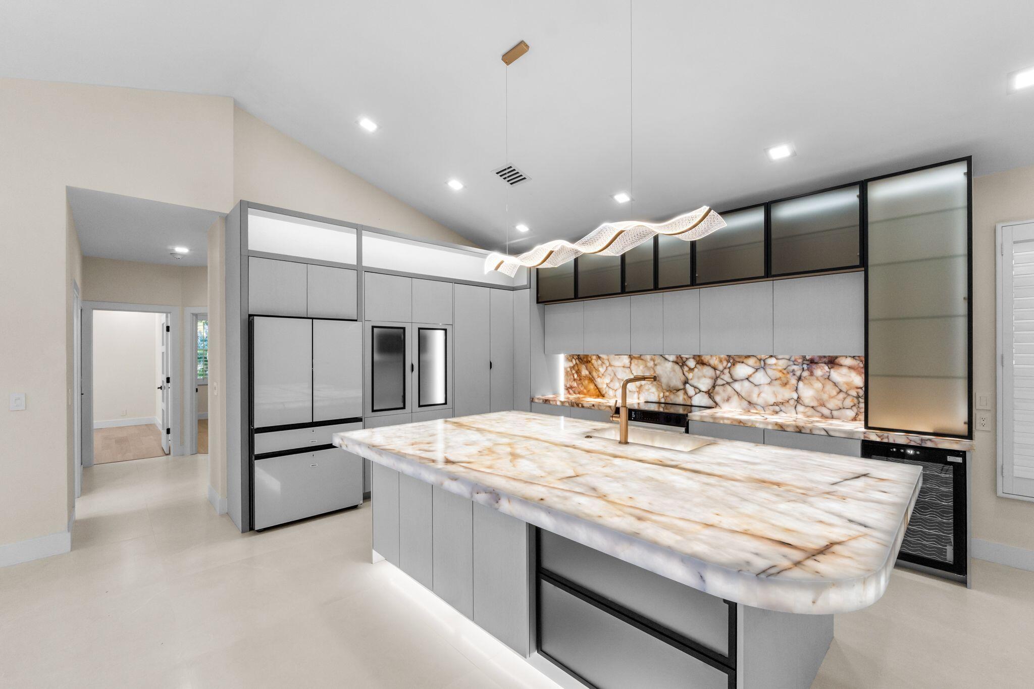 7686 La Corniche Circle