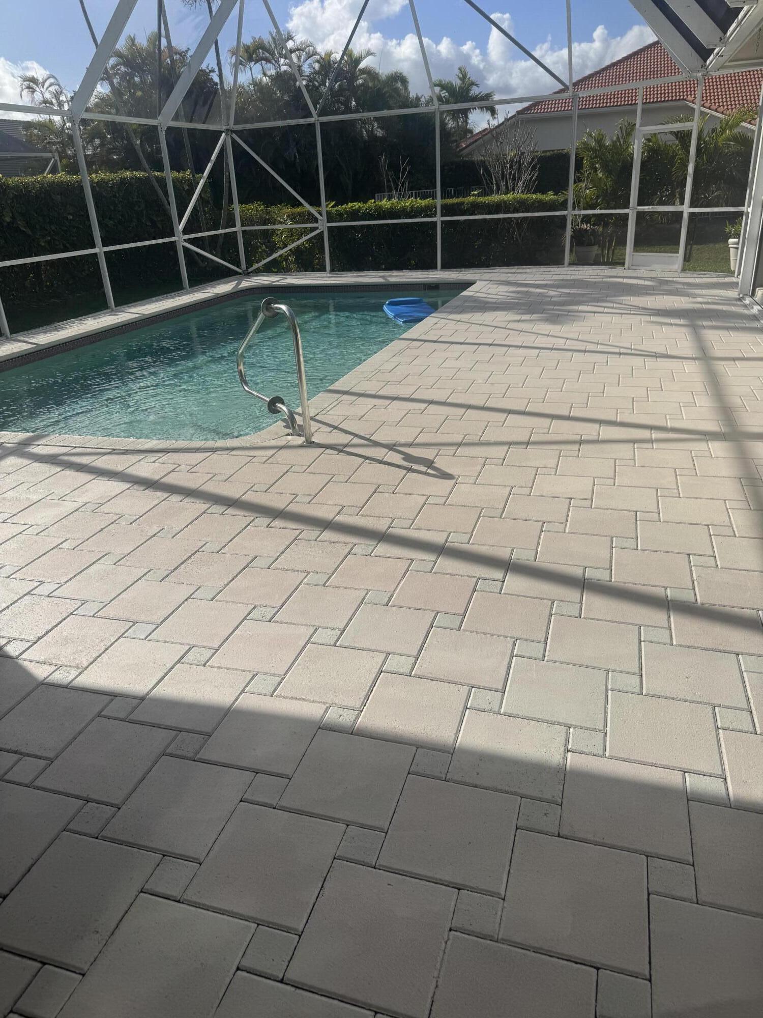 7686 La Corniche Circle