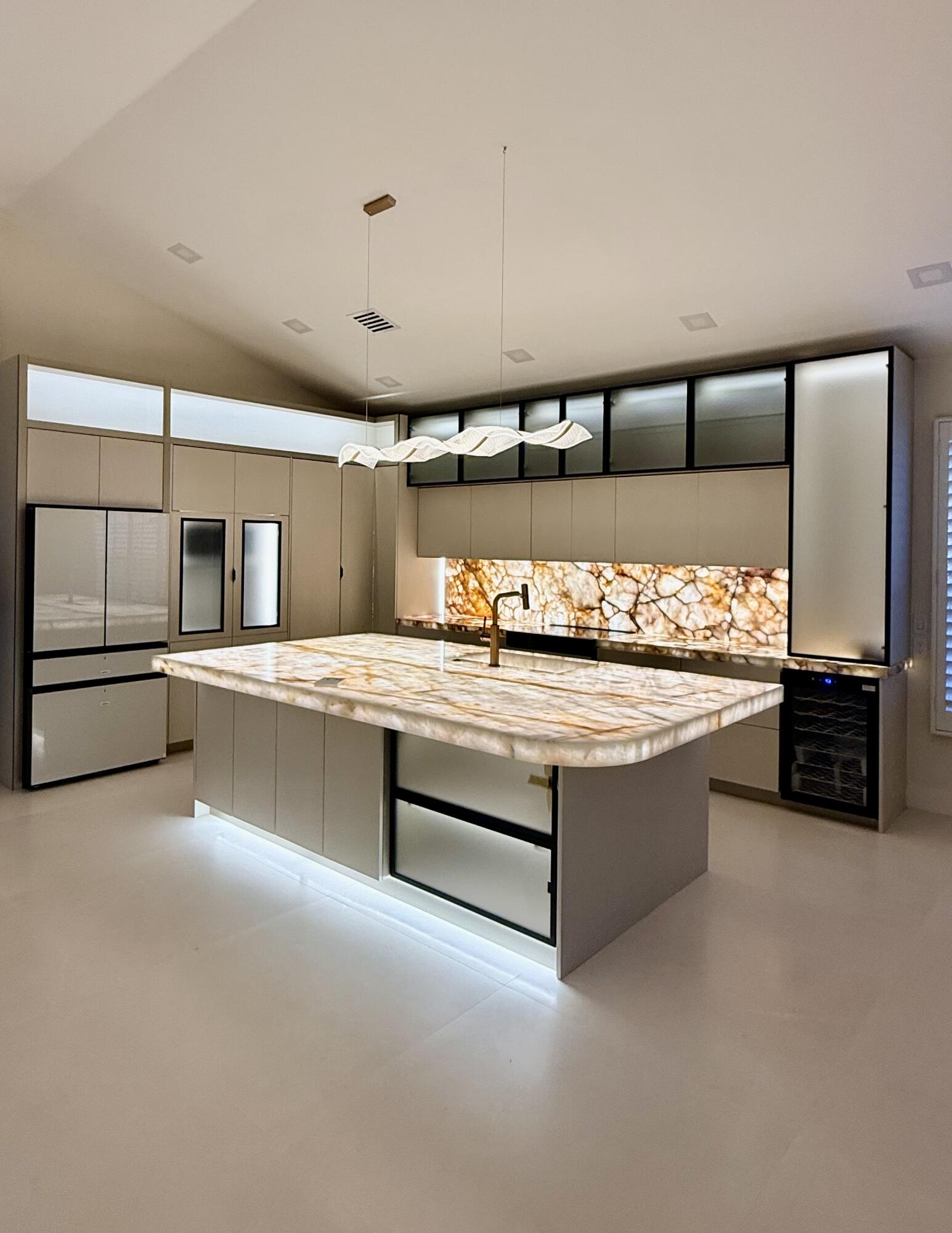 7686 La Corniche Circle