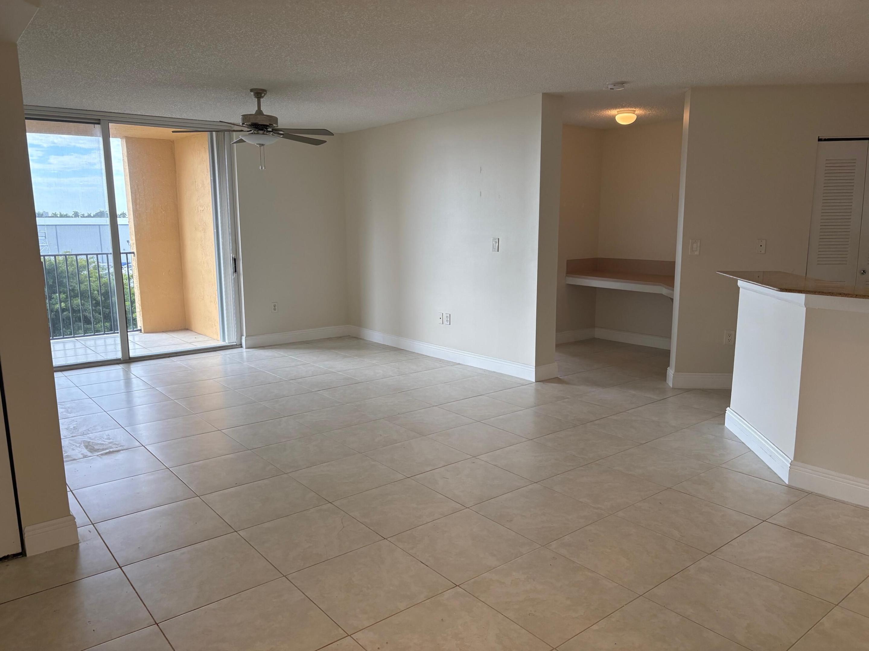 1000 Scotia Drive 504