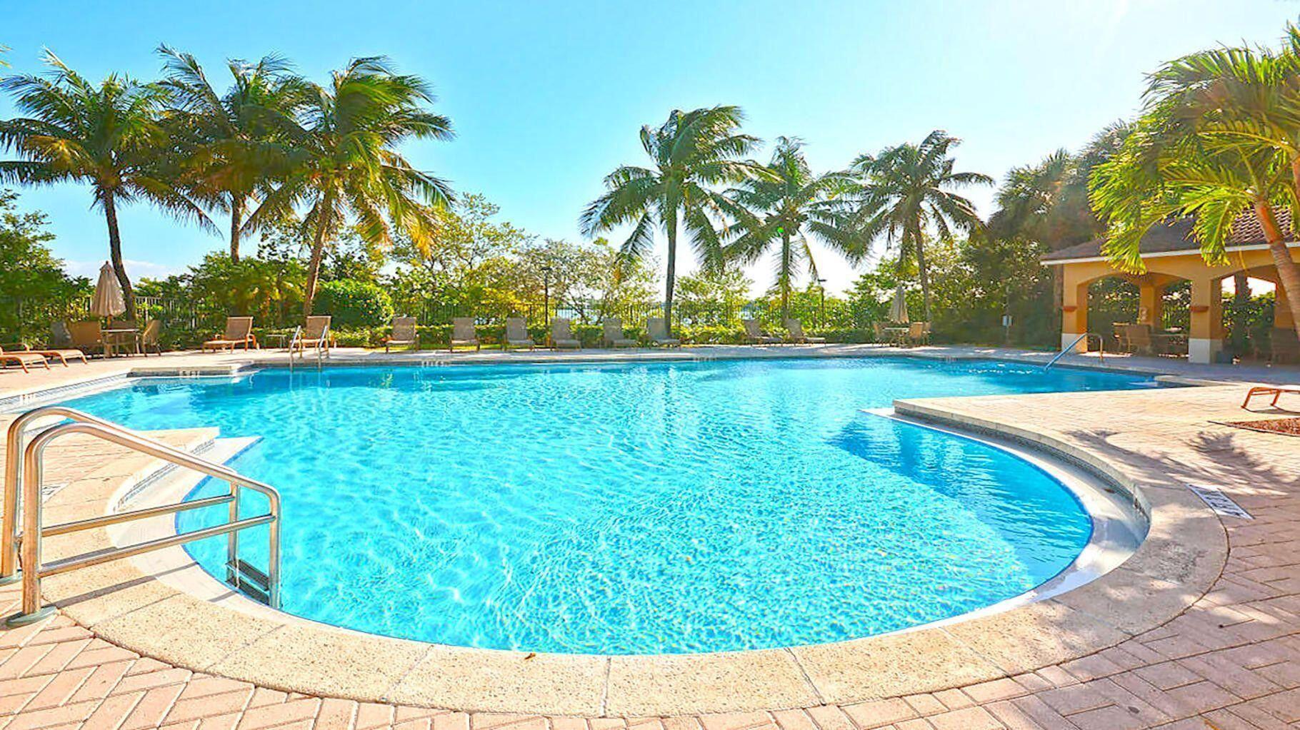 1000 Scotia Drive 504