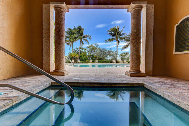 1000 Scotia Drive 504