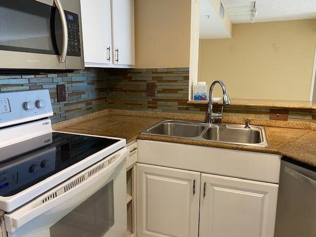 1000 Scotia Drive 504