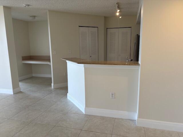 1000 Scotia Drive 504