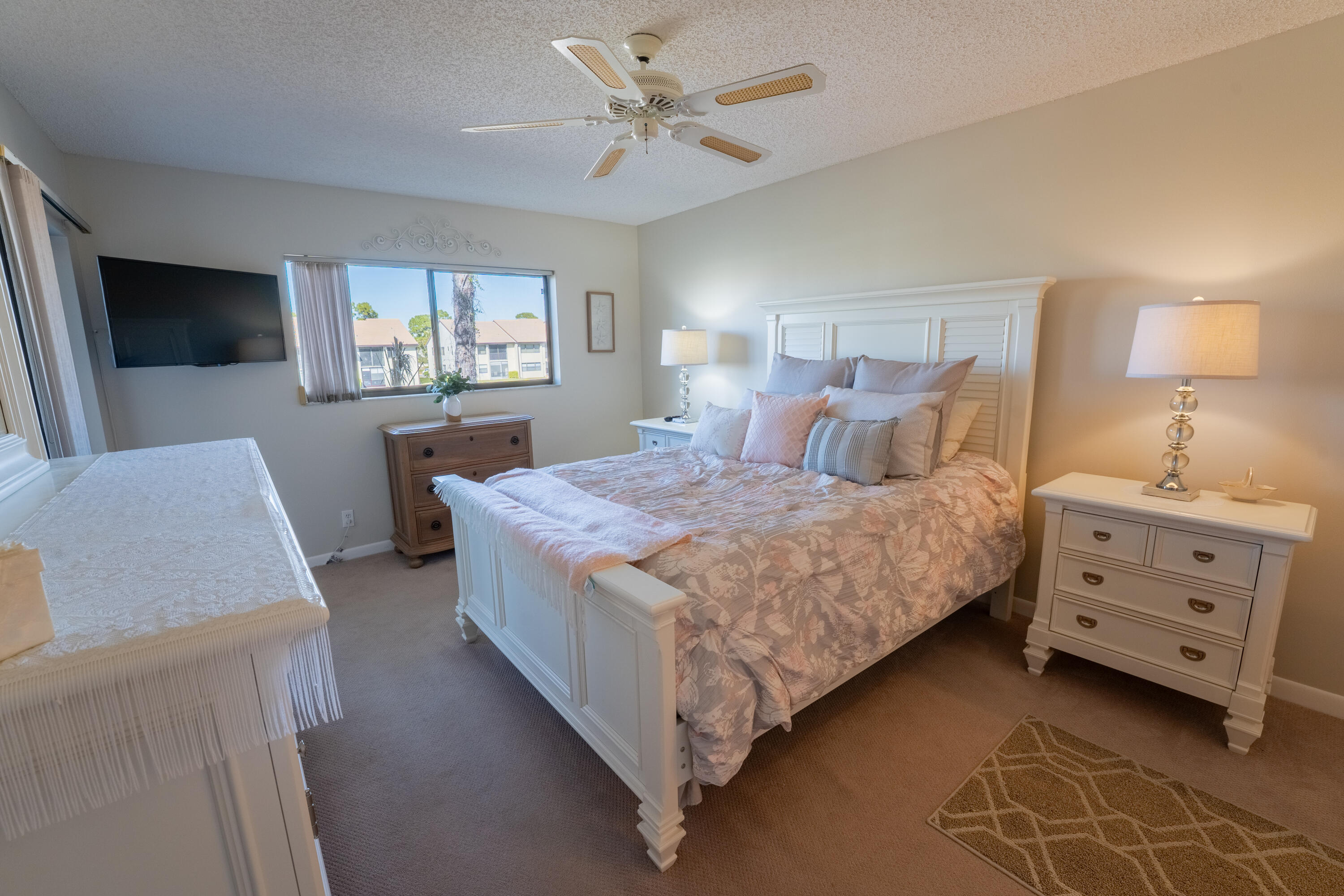 4725 Lucerne Lakes Boulevard E 203