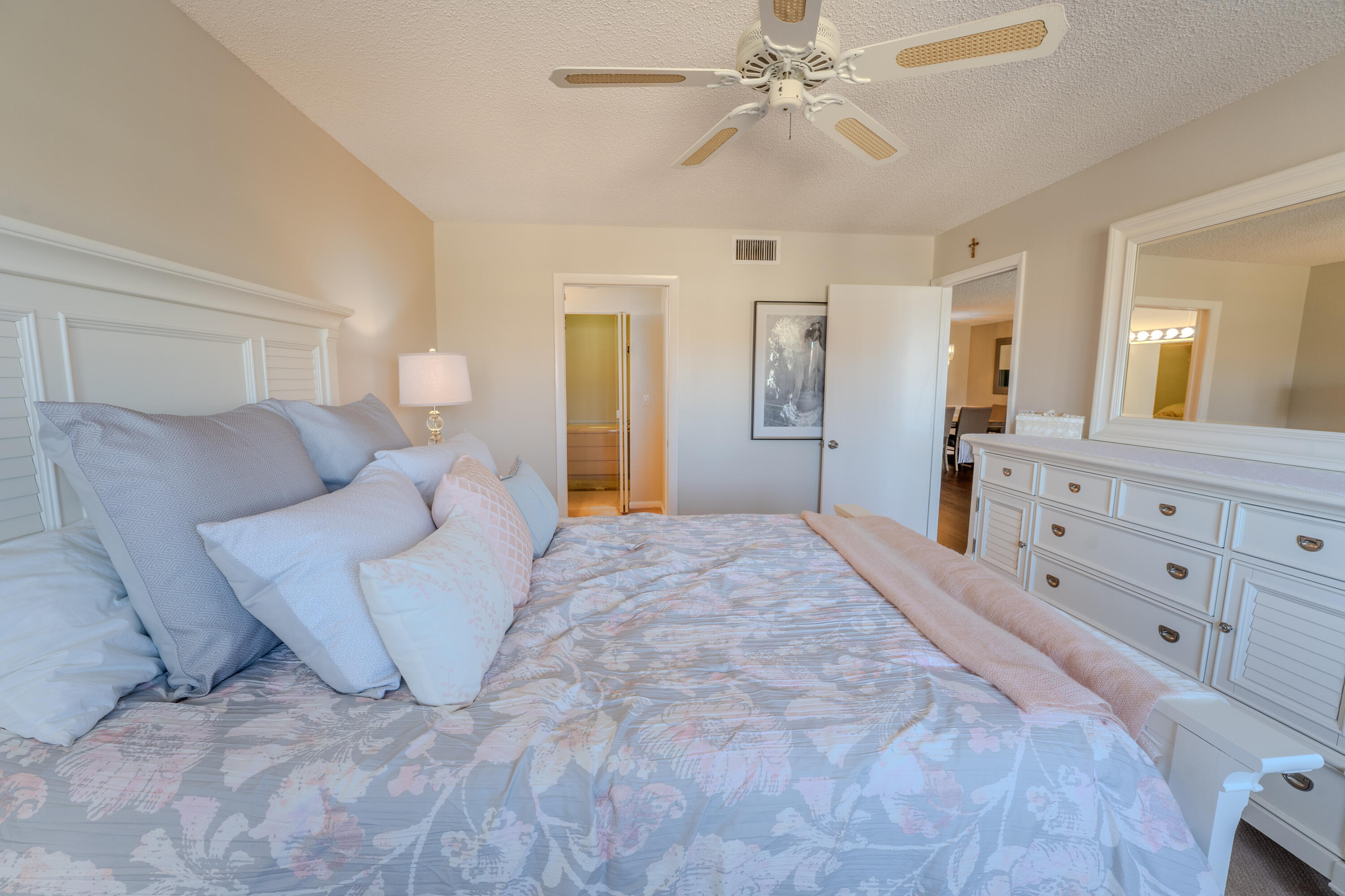 4725 Lucerne Lakes Boulevard E 203