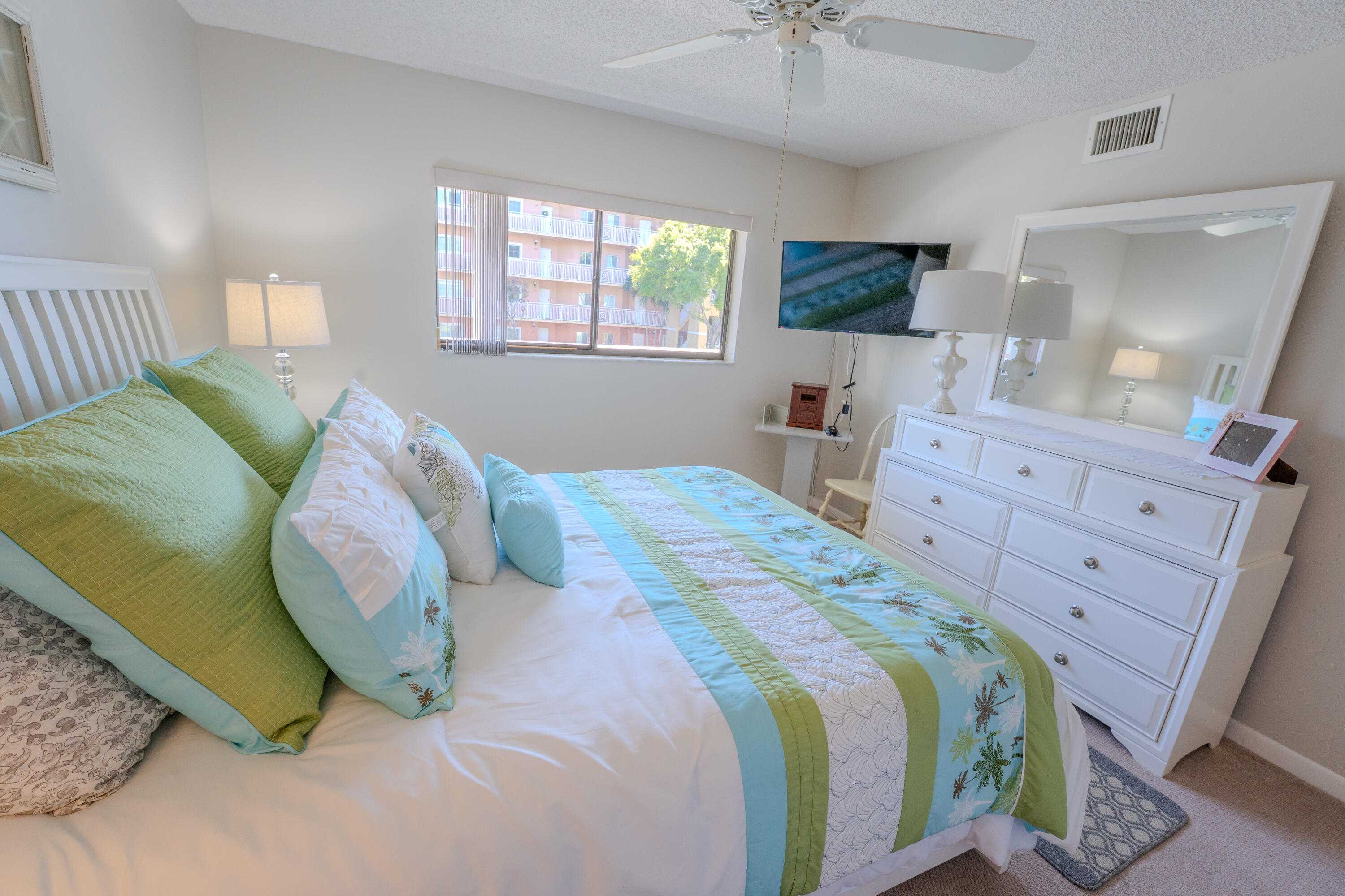 4725 Lucerne Lakes Boulevard E 203