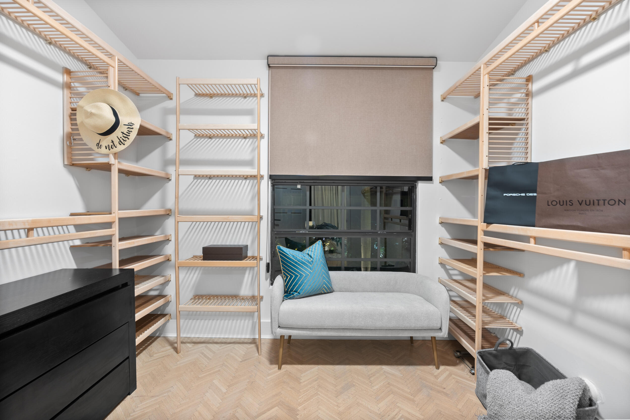 516 Royal Plaza Drive