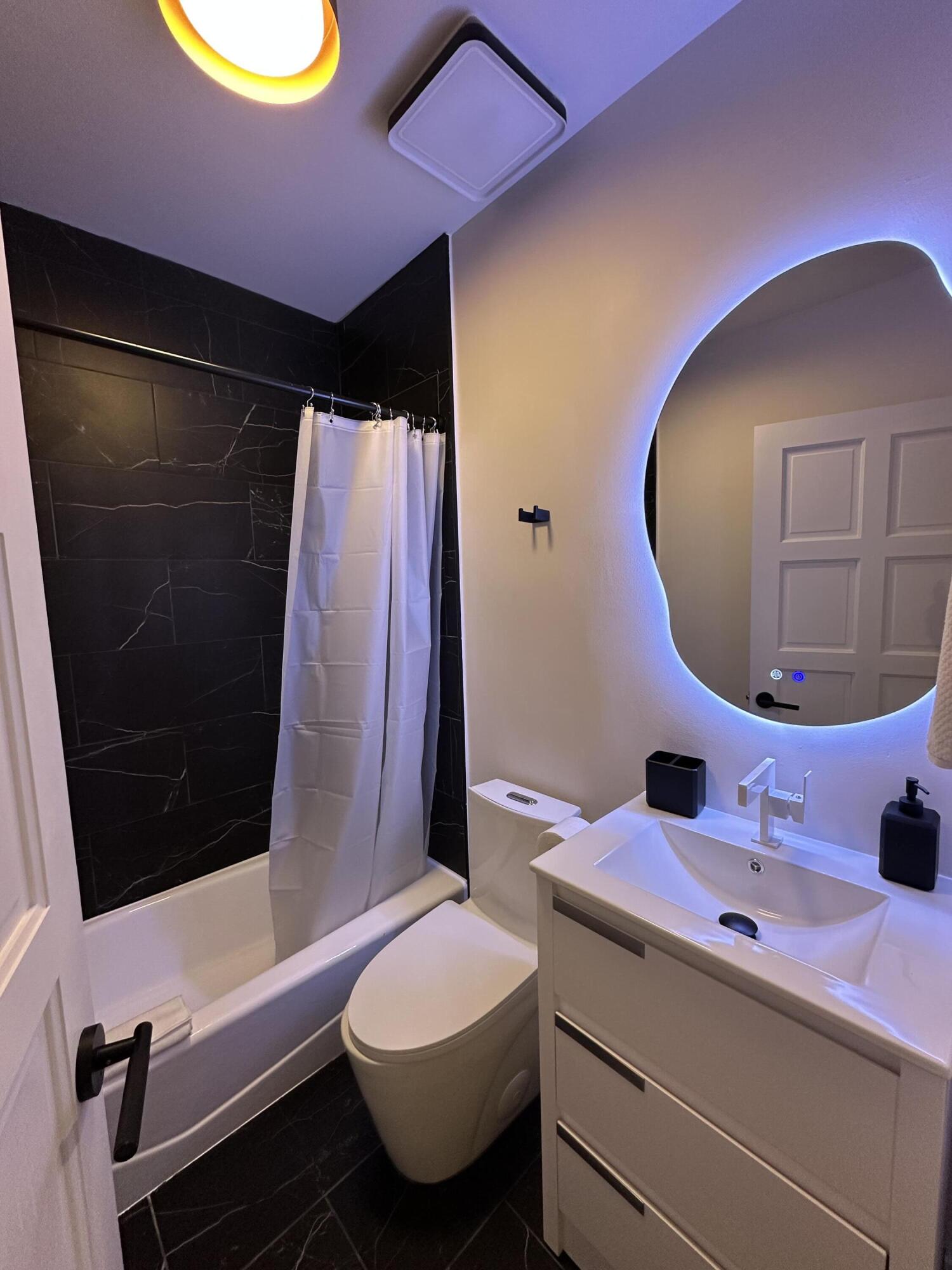 516 Royal Plaza Drive