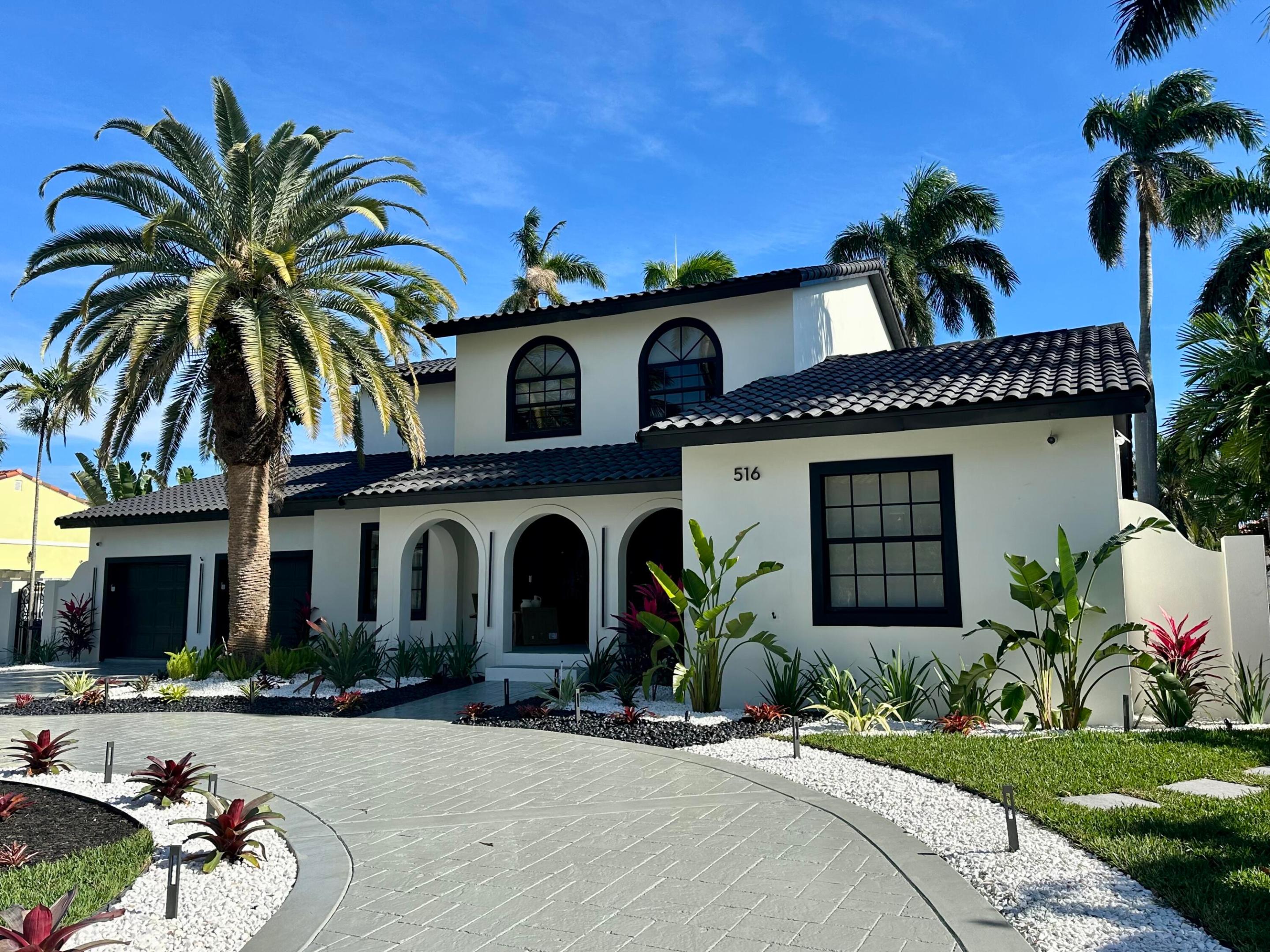 516 Royal Plaza Drive