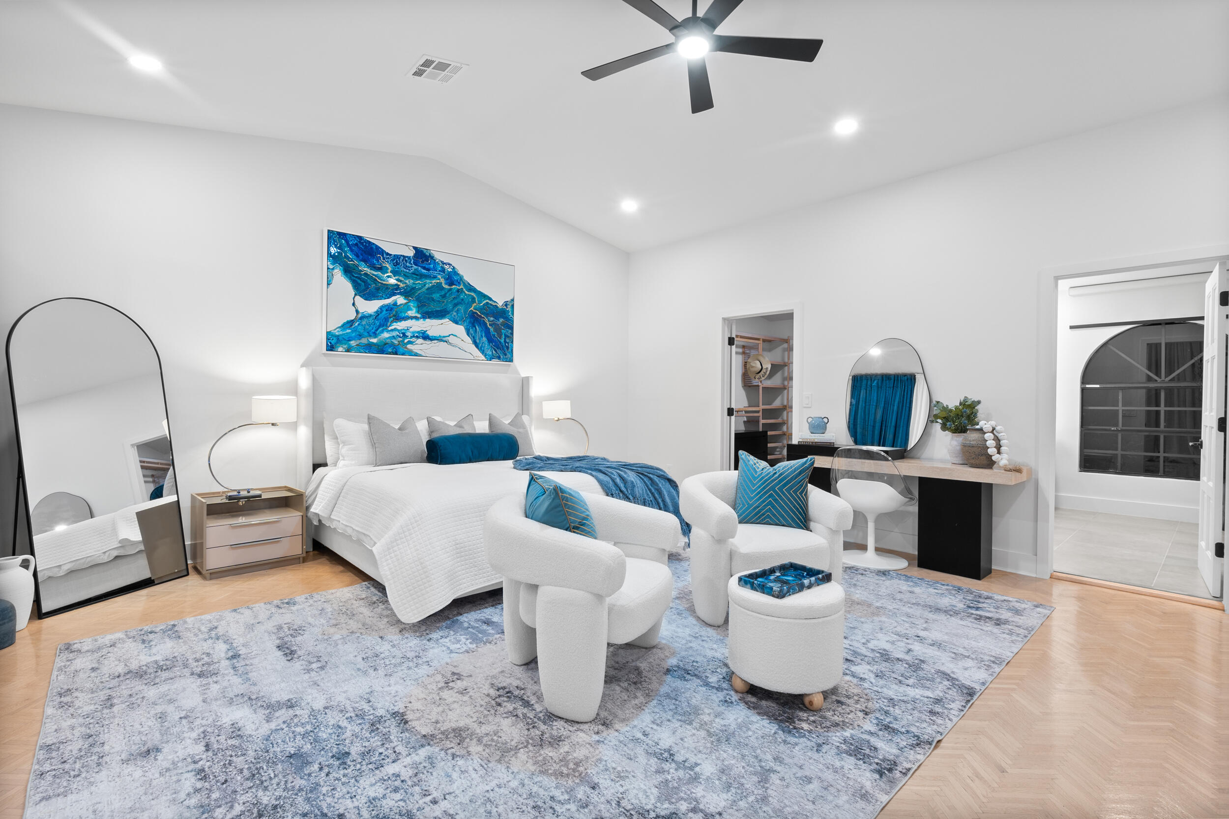 516 Royal Plaza Drive