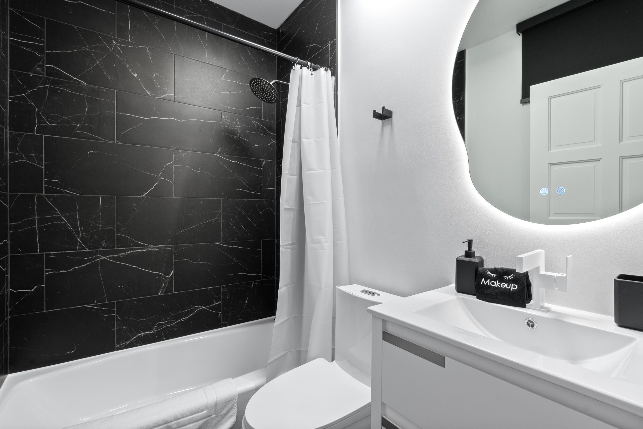 516 Royal Plaza Drive