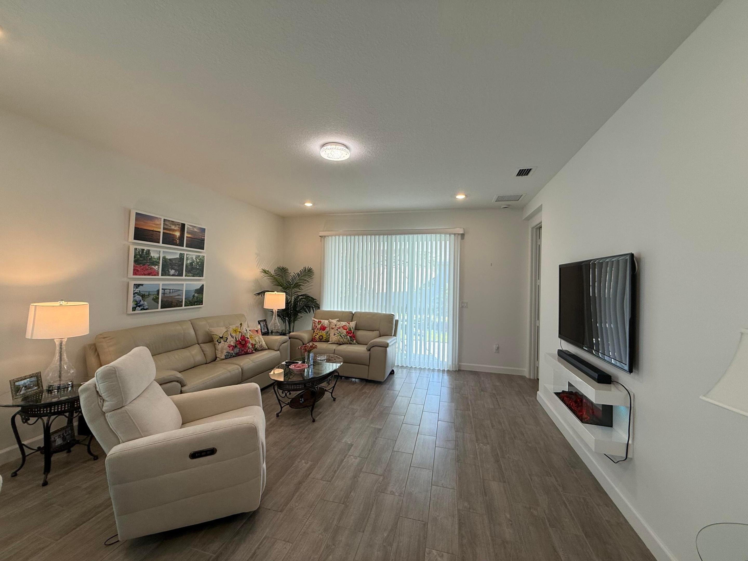 5758 Graceful Way