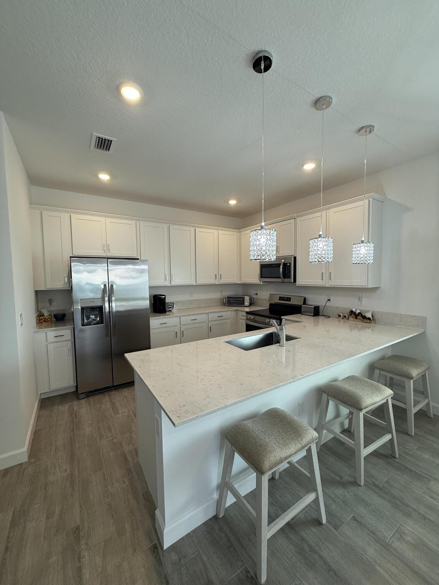 5758 Graceful Way