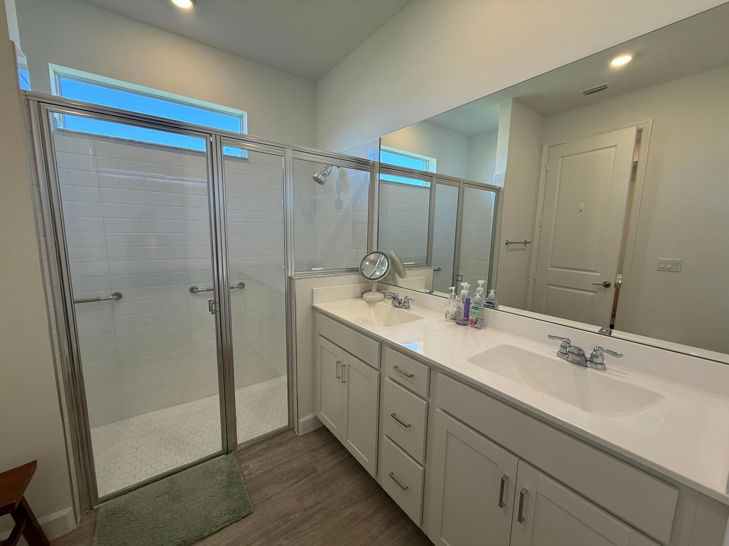 5758 Graceful Way