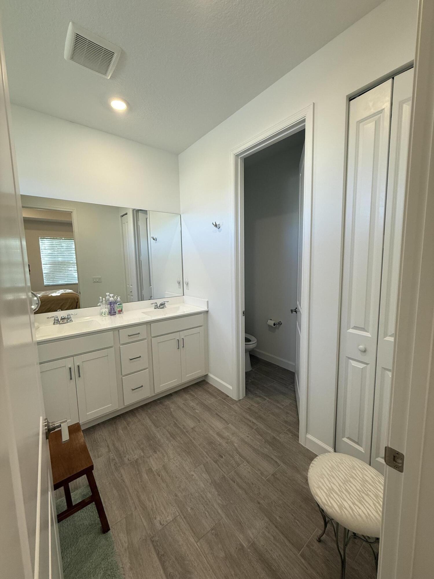 5758 Graceful Way
