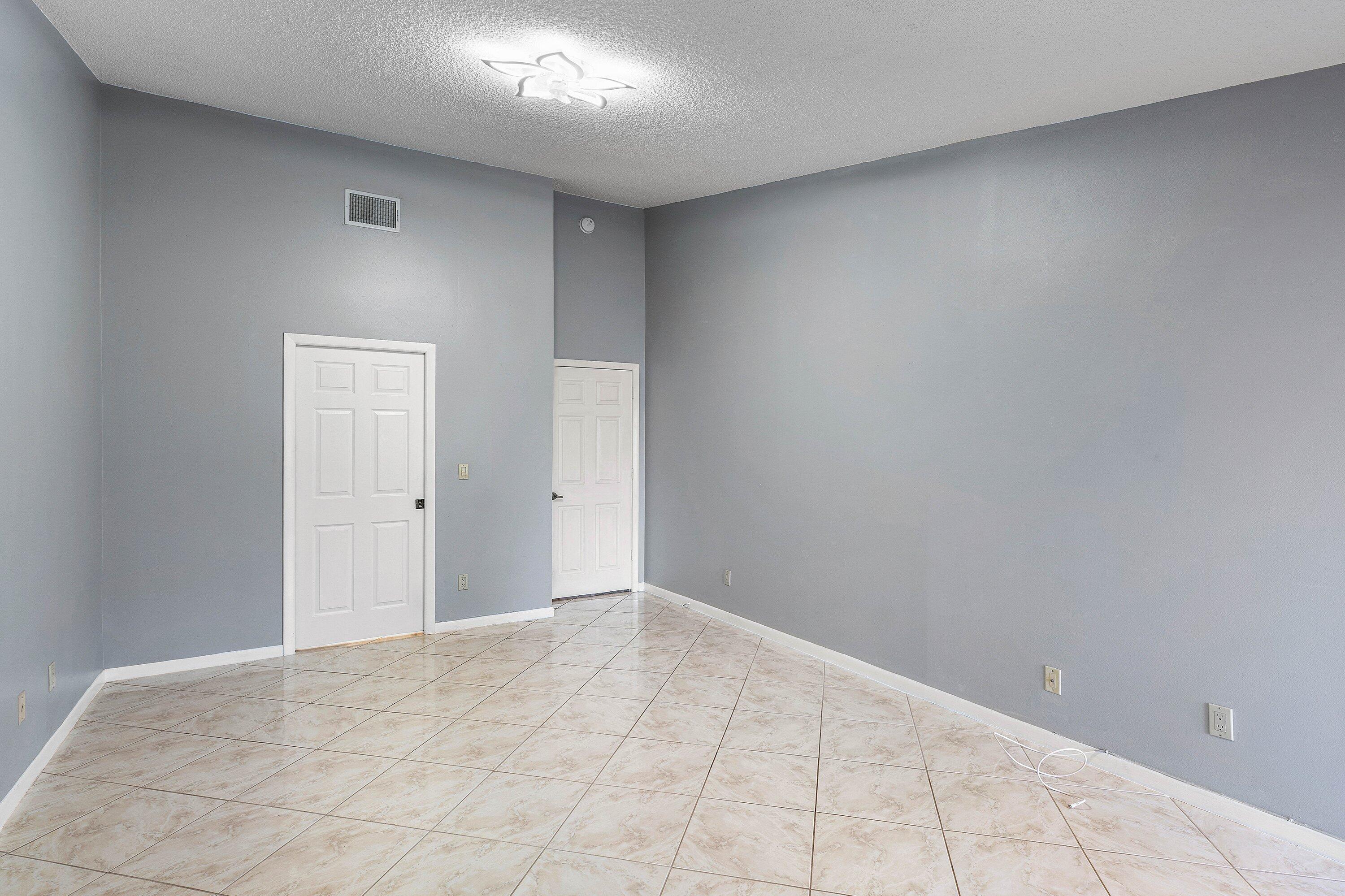 4799 Boxwood Circle