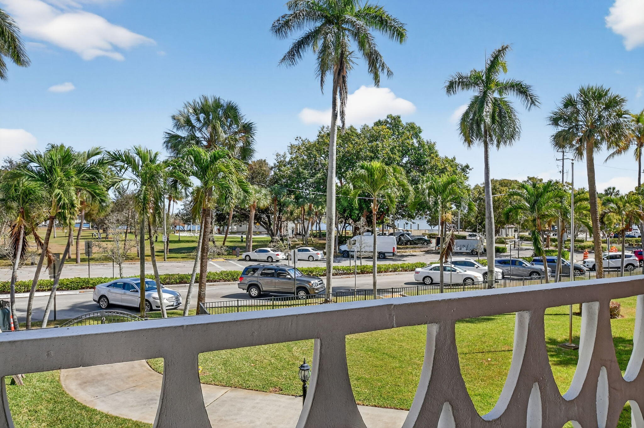15 S Golfview Road 201