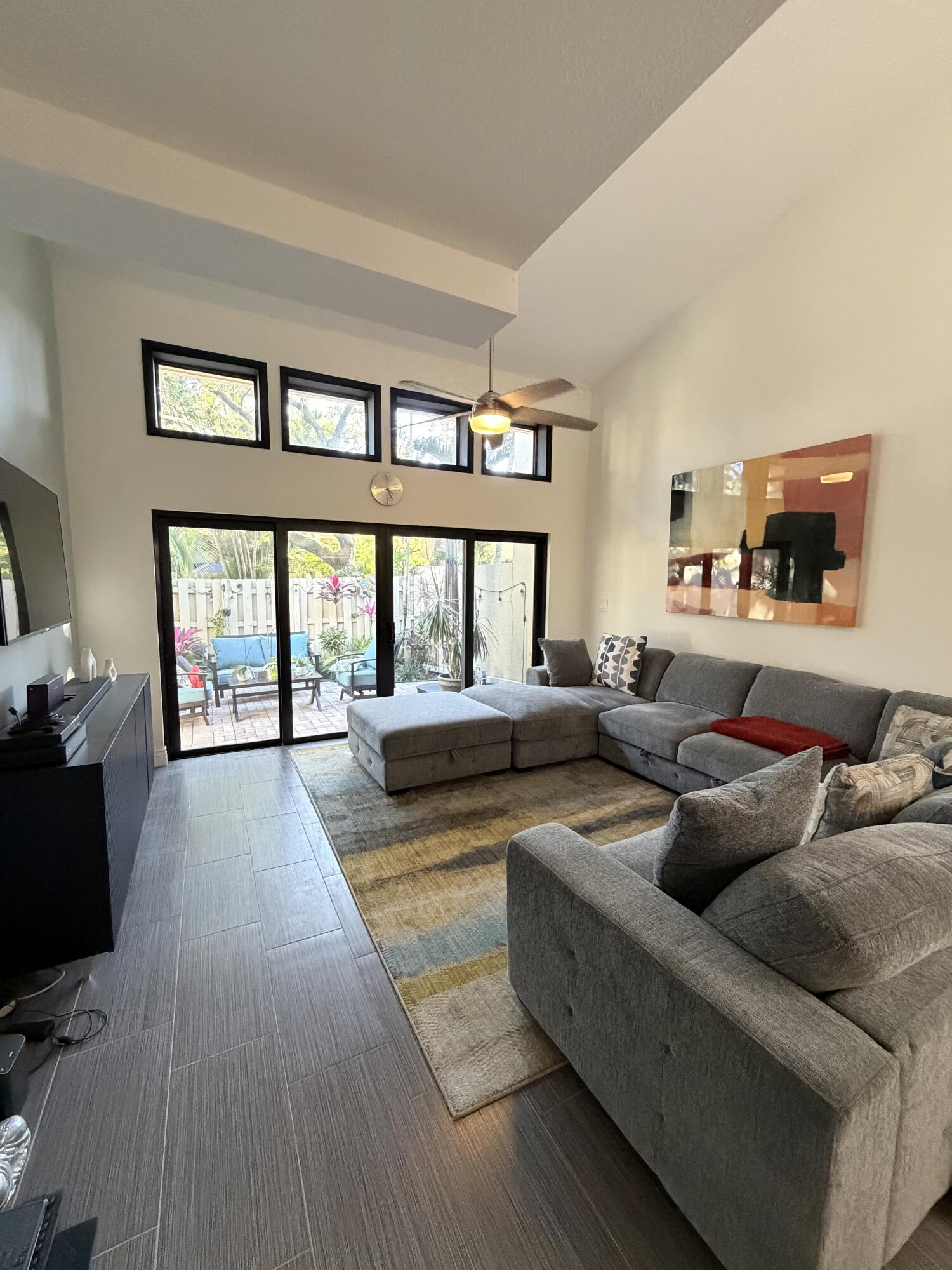 1400 NW 9th Avenue D-28