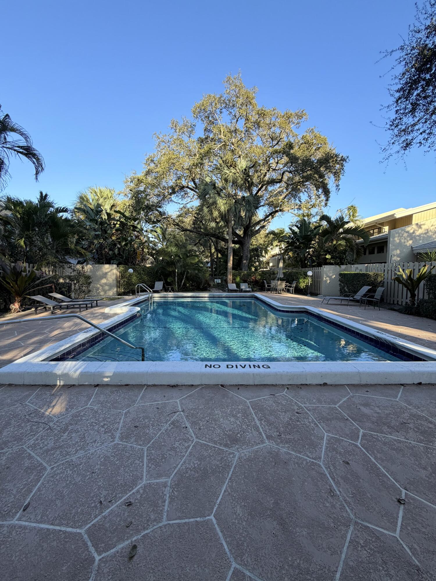 1400 NW 9th Avenue D-28