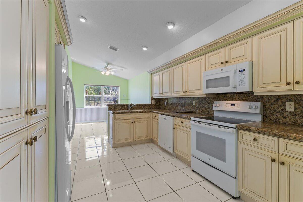14080 Glenlyon Court
