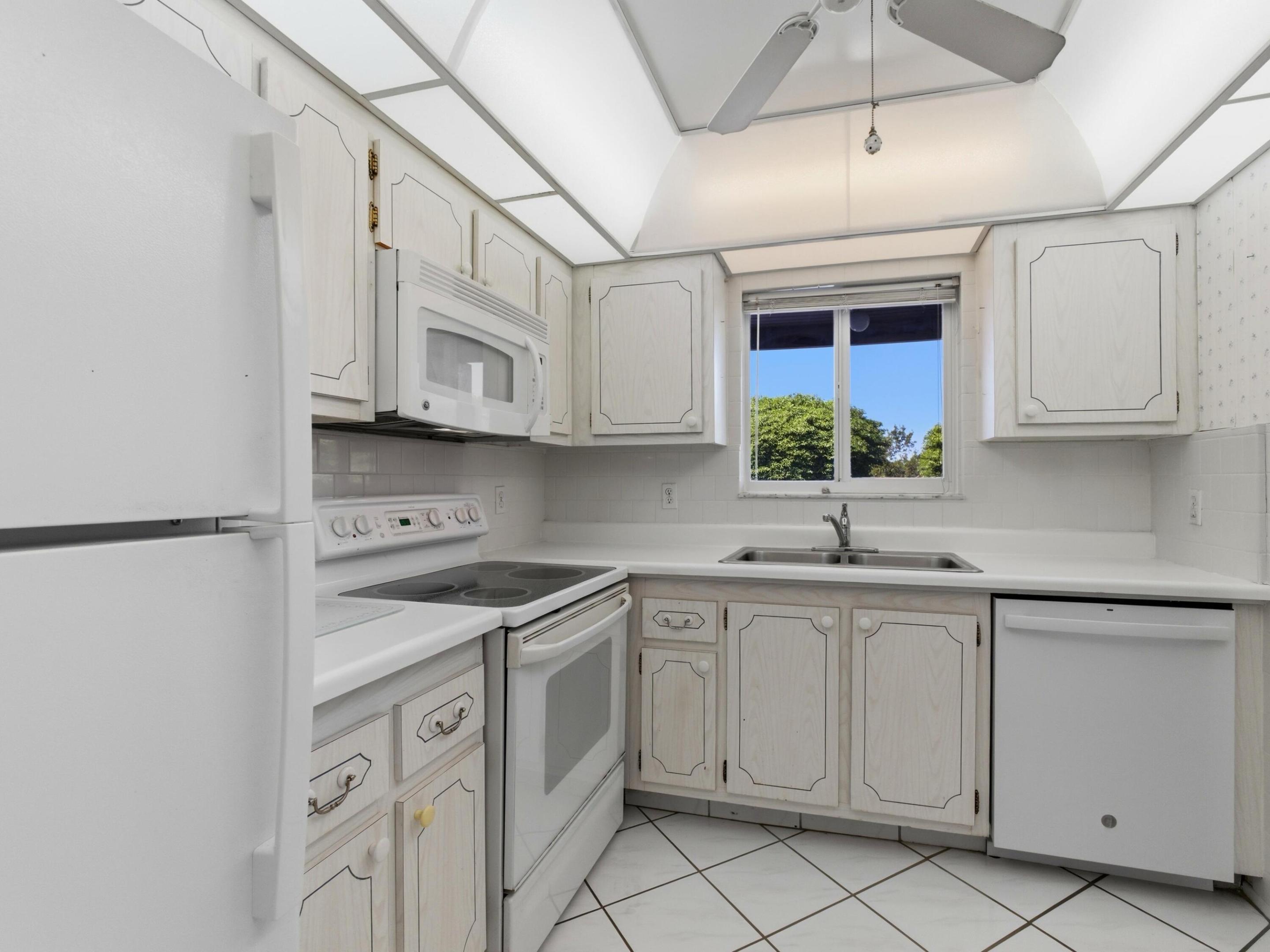 2580 Boundbrook Boulevard 202